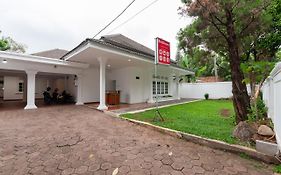 RedDoorz @ Kemang Dalam